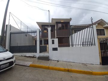 CASA EN VENTA CON AREA VERDE EN MACHANGARA