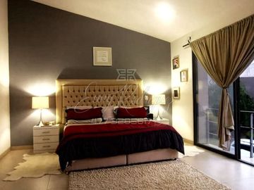 CASA EN VENTA, 4 REC 1 EN PLANTA BAJA, LOMAS DEL MOLINO, TERRENO EXCEDENTE, EQUIPADA