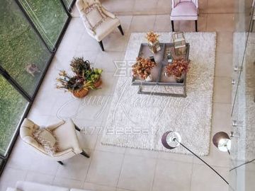 CASA EN VENTA, 4 REC 1 EN PLANTA BAJA, LOMAS DEL MOLINO, TERRENO EXCEDENTE, EQUIPADA