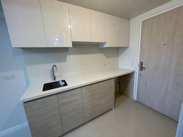 1 Bedroom Loft unit in Mandani Bay Suites Tower 2, Mandaue City