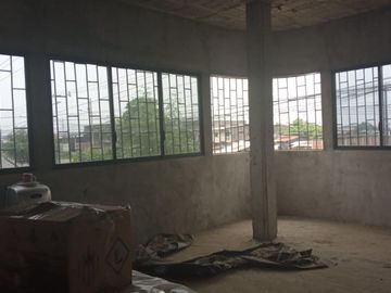 Vendo edificio comercial en Babahoyo