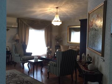 CASA EN CALLE PRIVADA (EXCELENTE UBICACIÓN)