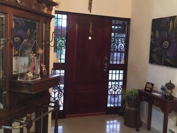CASA EN CALLE PRIVADA (EXCELENTE UBICACIÓN)