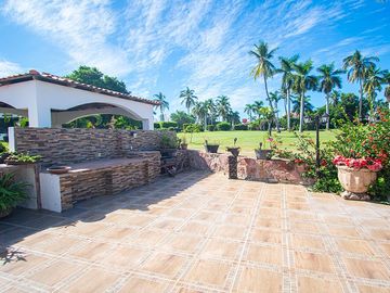VENTA- Casa en Fraccionamiento El Cid, Mazatlan, Sinaloa
