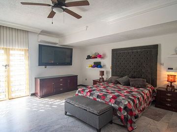 VENTA- Casa en Fraccionamiento El Cid, Mazatlan, Sinaloa