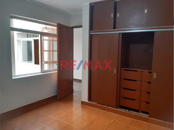 Ocasion Venta Departamento 1Er Piso 3 Hab/ 2 Baños Lavanderia Cochera 186M2 Espalda Cdra 7 Av Santa Rosa La Perla