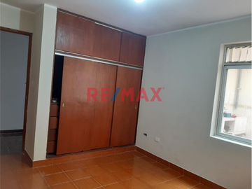 Ocasion Venta Departamento 1Er Piso 3 Hab/ 2 Baños Lavanderia Cochera 186M2 Espalda Cdra 7 Av Santa Rosa La Perla
