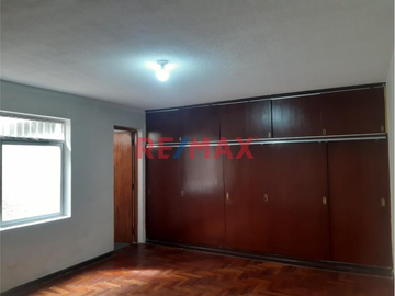 Ocasion Venta Departamento 1Er Piso 3 Hab/ 2 Baños Lavanderia Cochera 186M2 Espalda Cdra 7 Av Santa Rosa La Perla