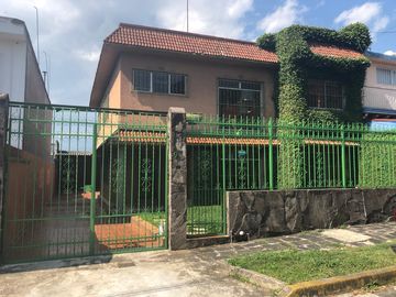 Residencia Céntrica, Zona Teatro del Estado. Excelente ubicación en Venta