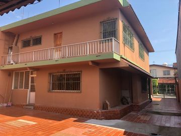 Residencia Céntrica, Zona Teatro del Estado. Excelente ubicación en Venta