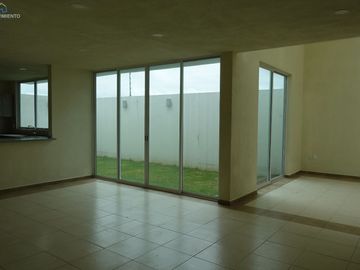 ESPECTACULAR casa dentro de fraccionamiento RESIDENCIAL