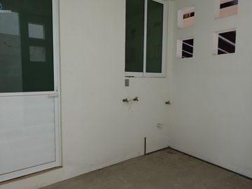 ESPECTACULAR casa dentro de fraccionamiento RESIDENCIAL