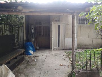 se vende casa esquinera para remodelar en la flora- norte