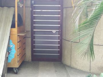 se vende casa esquinera para remodelar en la flora- norte