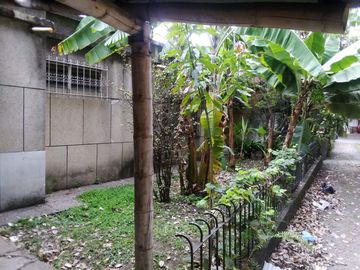 se vende casa esquinera para remodelar en la flora- norte
