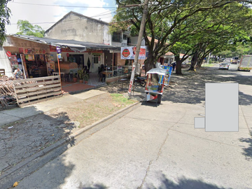 se vende casa esquinera para remodelar en la flora- norte