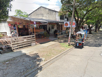 se vende casa esquinera para remodelar en la flora- norte