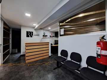 SE ALQUILA OFICINA FULL AMBOLADA EN MIRAFLORES