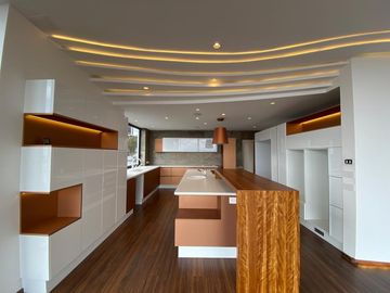VENDO P.H. de lujo con piscina,  doble altura,  4 dormitorios, 535/425 m2