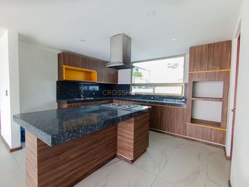 CASA EN VENTA, JURIQUILLA, QRO.