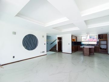 CASA EN VENTA, JURIQUILLA, QRO.