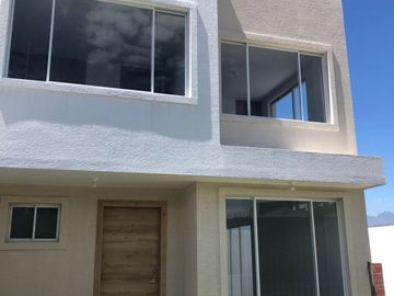 VENTA CASAS EN CONJUNTO VILLAS DE LA HACIENDA SECTOR SANGOLQUI