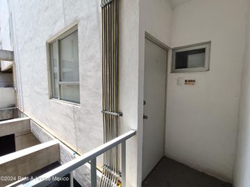 Depa en venta en Gustavo Amadero, Vasco de Quiroga CDMX  24-4917MTZ