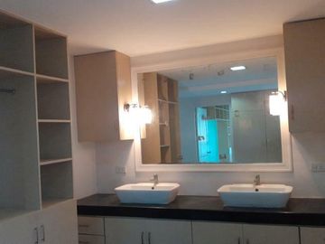 FOR SALE HOUSE AND LOT IN STA.ROSA LAGUNA