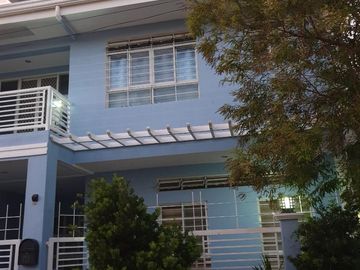 FOR SALE HOUSE AND LOT IN STA.ROSA LAGUNA