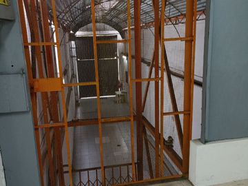 VENTA DE LOCAL COMERCIAL, 1400 M2 EN 4 PISOS, ZONFICACION CZ