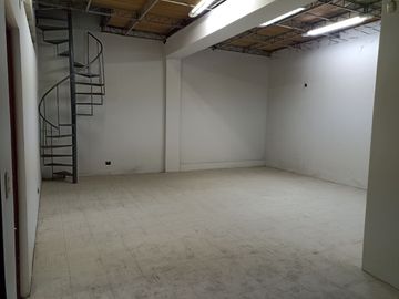 VENTA DE LOCAL COMERCIAL, 1400 M2 EN 4 PISOS, ZONFICACION CZ
