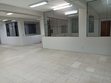 VENTA DE LOCAL COMERCIAL, 1400 M2 EN 4 PISOS, ZONFICACION CZ