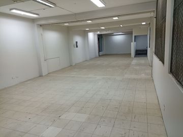 VENTA DE LOCAL COMERCIAL, 1400 M2 EN 4 PISOS, ZONFICACION CZ