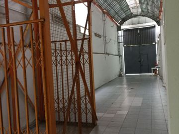 VENTA DE LOCAL COMERCIAL, 1400 M2 EN 4 PISOS, ZONFICACION CZ