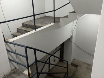 VENTA DE LOCAL COMERCIAL, 1400 M2 EN 4 PISOS, ZONFICACION CZ