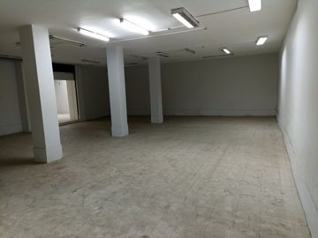VENTA DE LOCAL COMERCIAL, 1400 M2 EN 4 PISOS, ZONFICACION CZ