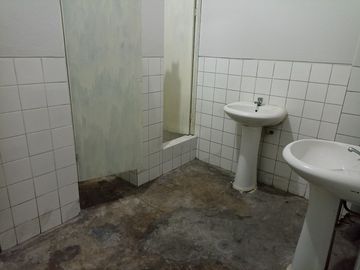 VENTA DE LOCAL COMERCIAL, 1400 M2 EN 4 PISOS, ZONFICACION CZ