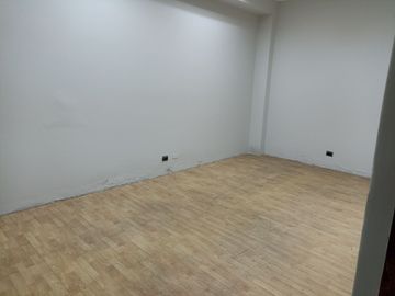 VENTA DE LOCAL COMERCIAL, 1400 M2 EN 4 PISOS, ZONFICACION CZ