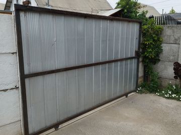 Se vende casa de 4 dormitorios en Colbun
