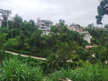 Luxury Modern-Style House Overlooking the City in Busay