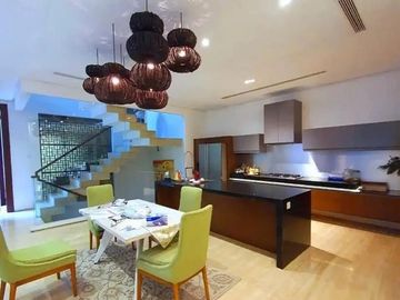 Dijual Rumah Mewah di Pondok Indah Kencana Akses Jalan lebar ada Pool