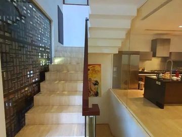 Dijual Rumah Mewah di Pondok Indah Kencana Akses Jalan lebar ada Pool