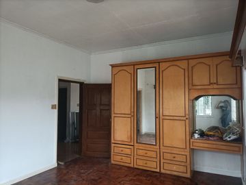 350 SQM Bungalow Unfurnished House In A Guarded Community