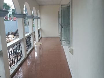 350 SQM Bungalow Unfurnished House In A Guarded Community