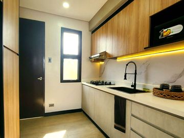Upto 30 months Downpayment & ONLY 50,000 to Reserve for this Premium Single Detached House and Lot Unit @ Periveo Leisure Estates Along Lipa-Ibaan Roa