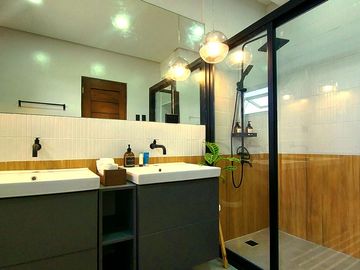 Upto 30 months Downpayment & ONLY 50,000 to Reserve for this Premium Single Detached House and Lot Unit @ Periveo Leisure Estates Along Lipa-Ibaan Roa