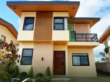 Upto 30 months Downpayment & ONLY 50,000 to Reserve for this Premium Single Detached House and Lot Unit @ Periveo Leisure Estates Along Lipa-Ibaan Roa