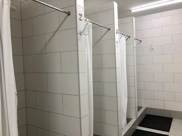 Vendo Local Comercial con inquilino puntual - 400 m2 - Super Céntrico en Miraflores