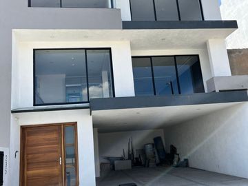 VENDO CASA RESIDENCIAL MONCAYO PARA ESTRENAR