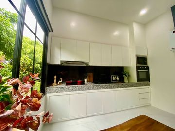Pool Villa house for sale in San Kham Phaeng, only 30 minutes to Chiang Mai Airport